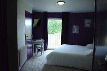 Hotel Le Domanial Commelle-Vernay ภายนอก รูปภาพ