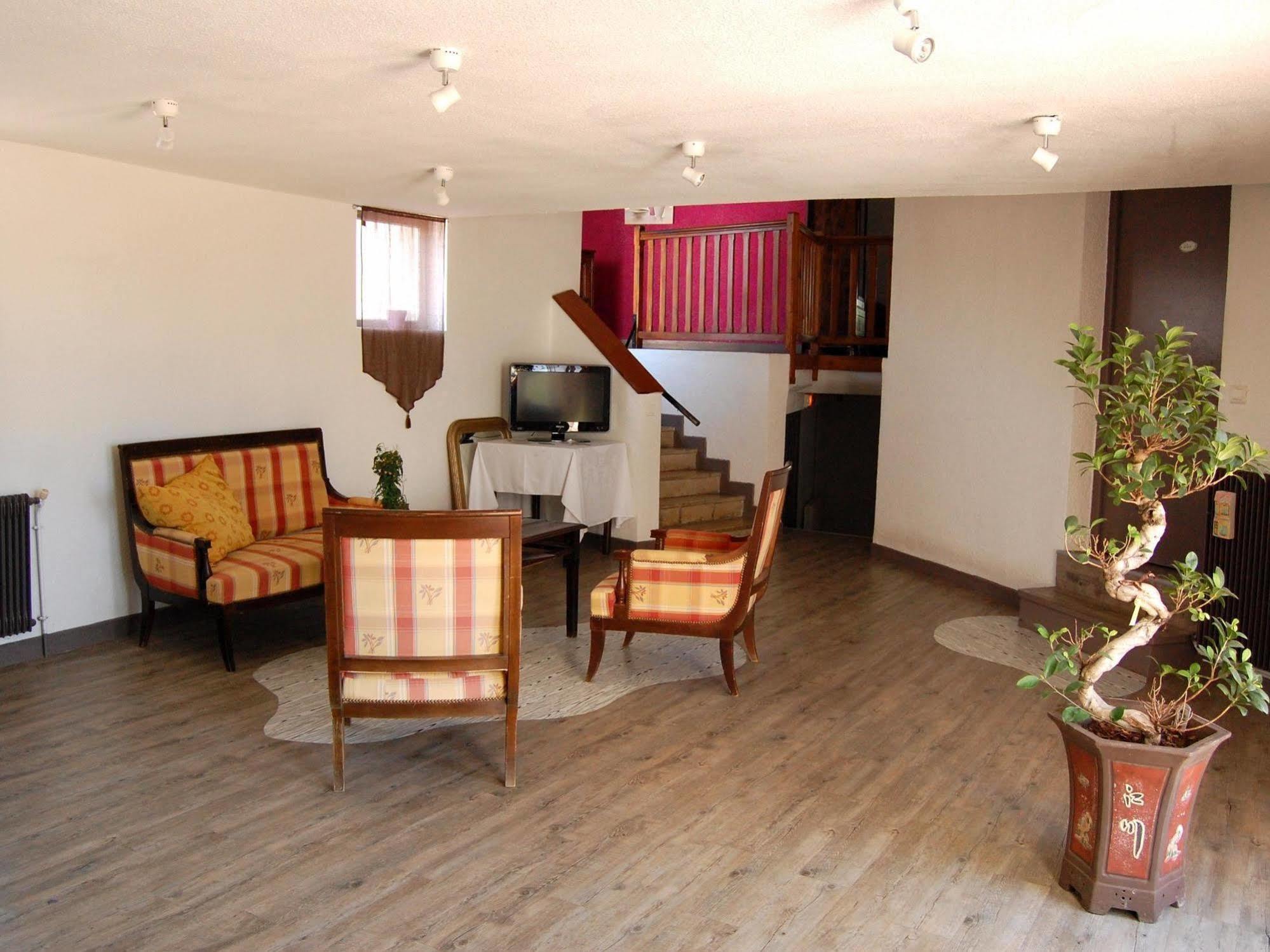 Hotel Le Domanial Commelle-Vernay ภายนอก รูปภาพ