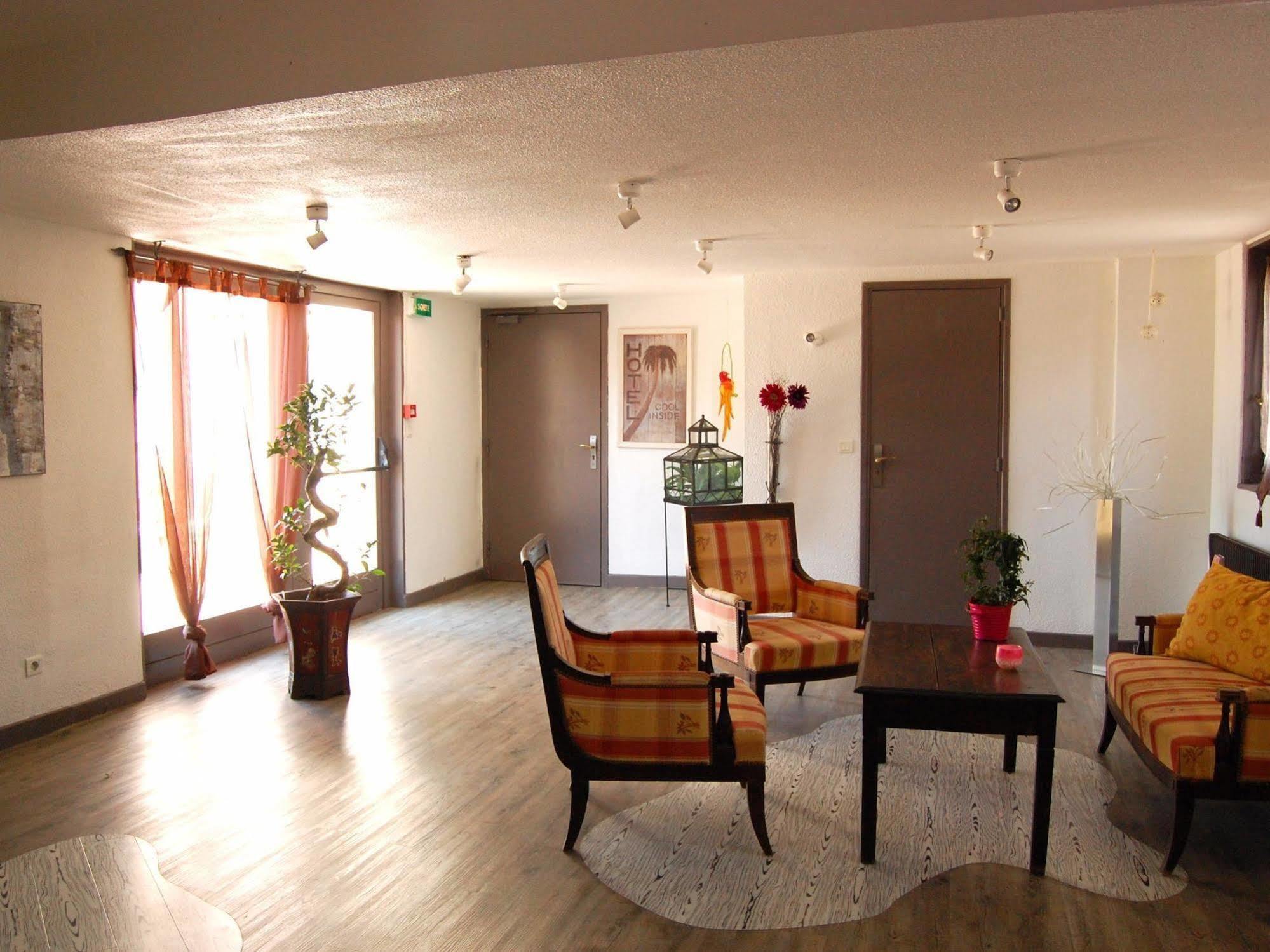 Hotel Le Domanial Commelle-Vernay ภายนอก รูปภาพ