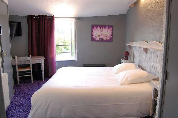 Hotel Le Domanial Commelle-Vernay ภายนอก รูปภาพ